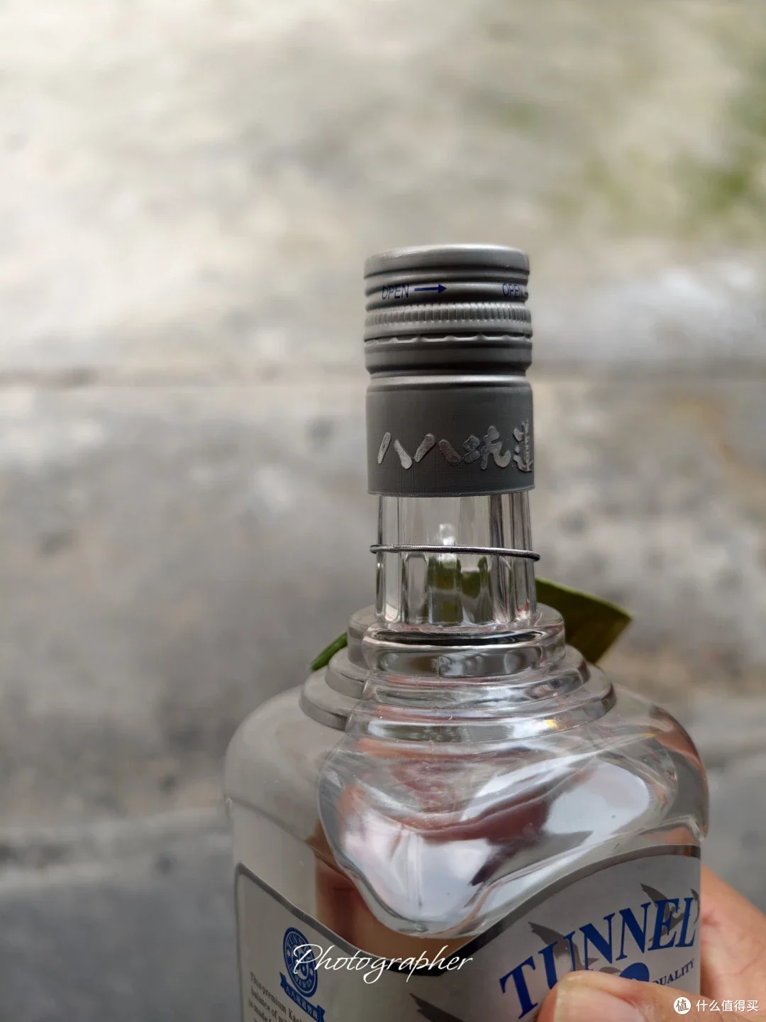 精选金门高粱、酒曲与陶缸：酿造88坑道风格淡丽高粱酒的核心原料与容器_1