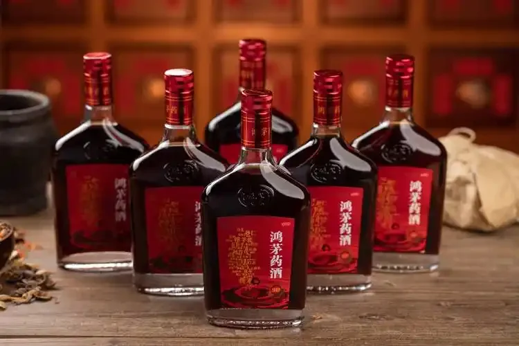 南楼山酿酒师在传统酒坊中，讲解药酒的真实功效与泡制方法_1