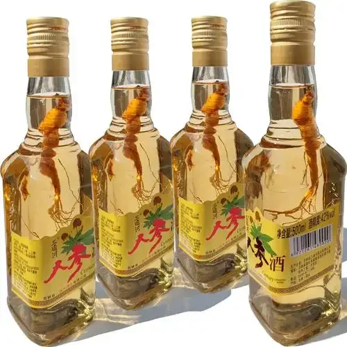 一瓶人参酒与血压计并置的静物摄影，探讨高血压与药酒的关系_1