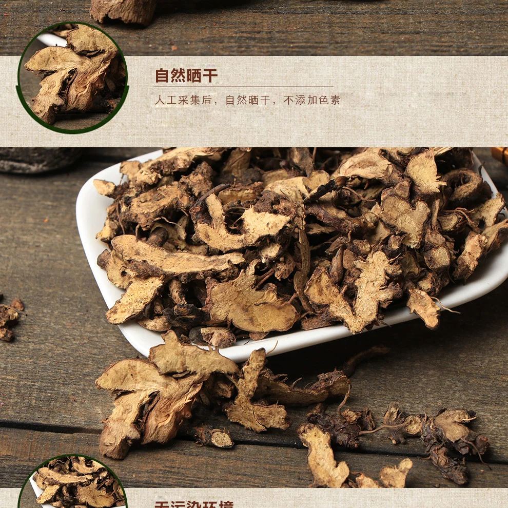 酿酒师正在向玻璃酒坛中添加处理好的淫羊藿根片,展示传统药酒泡制的关键步骤。_1