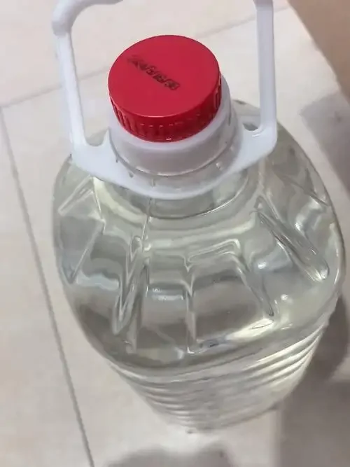 在家进行白酒鉴定，观察酒花判断是否为粮食酒_1