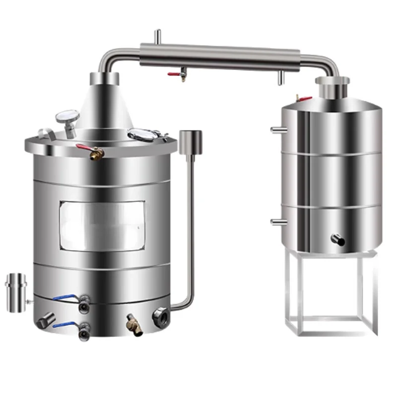 专业酿酒师在检查100斤不锈钢酿酒设备的运行状态_1