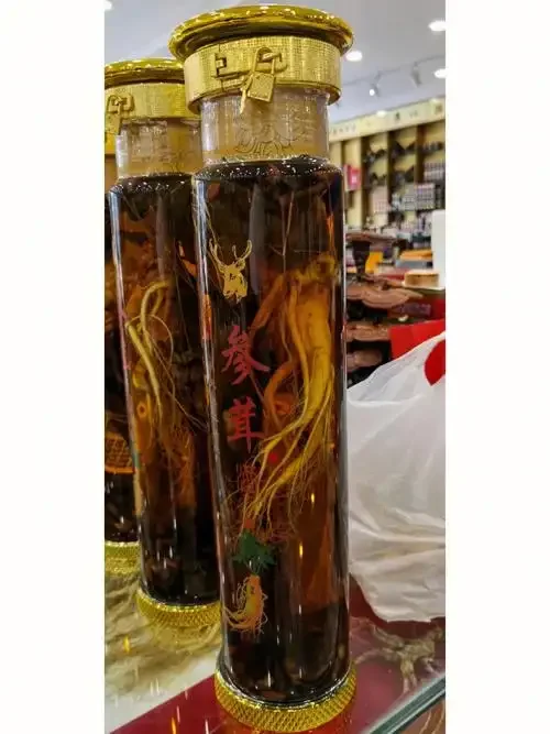 自酿补肾酒配方实物展示：泡酒罐、纯粮白酒及枸杞、肉苁蓉等精选药材_1