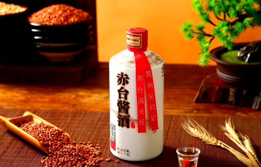 酿酒师在家庭酒窖中用陶瓷坛封存白酒，讲解长期储存的正确方法_1