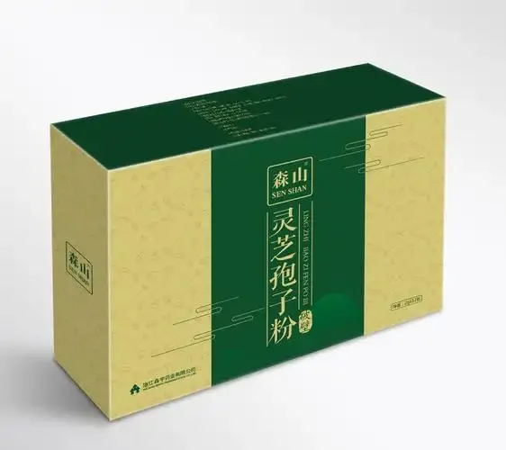 多种中药材与一坛琥珀色药酒的特写，展示自制药酒的药材搭配与成品色泽。_1