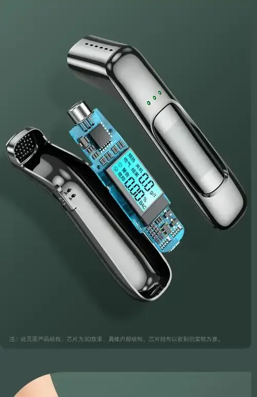 酿酒师正在使用吹气式测酒仪检测自酿白酒的酒精度数，仪器显示具体数值_1