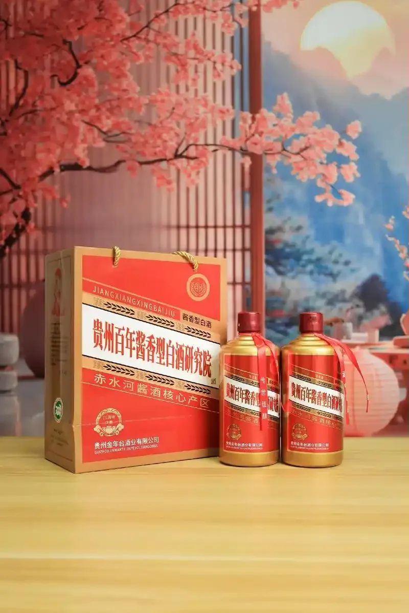 酱香酒蒸馏现场：酿酒师傅在传统车间内查看刚流出的酱香原酒，蒸汽弥漫，充满匠心氛围。_1