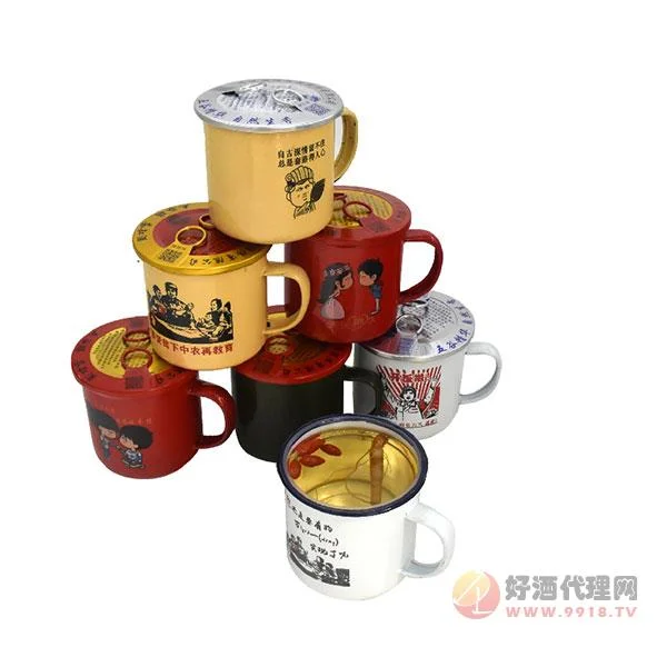 亳州万顺酿酒车间环境，展示传统陶缸发酵与现代不锈钢设备结合的生产场景_1