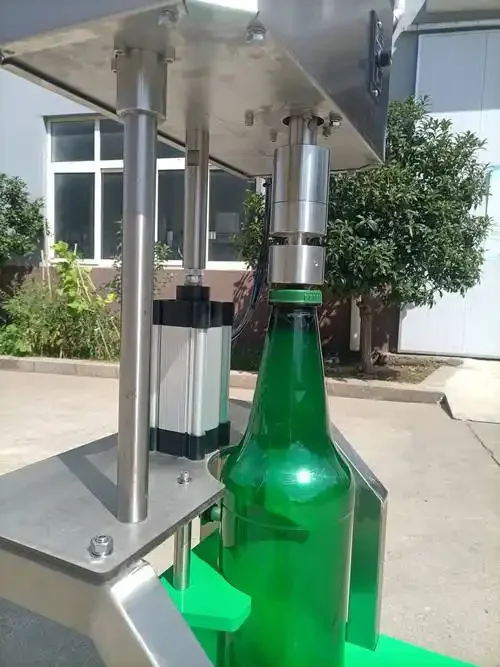 专业小型鲜啤酒酿造设备在微型酒坊中的实景展示_1