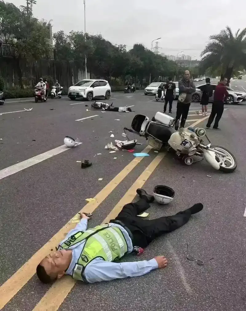 一杯白酒与禁止酒驾警示牌同框，寓意深刻，警示饮酒与驾驶不可兼得。_1