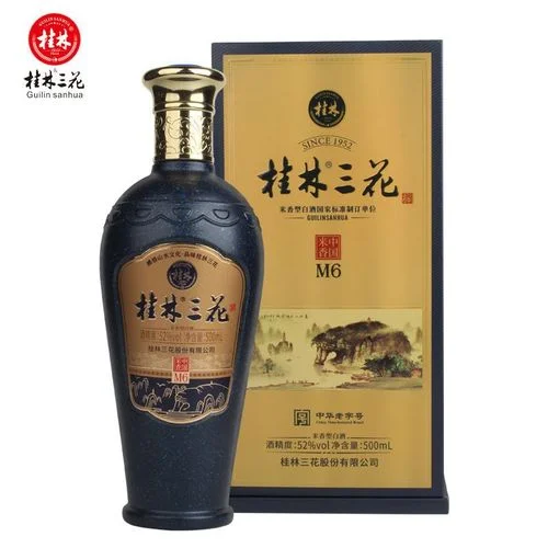 超市低价白酒与古法酿酒作坊的对比图，揭示粮食酒的真实成本与工艺_1