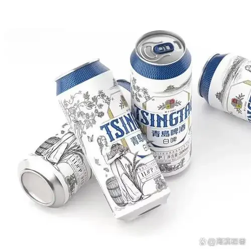 家庭自酿啤酒原料和设备展示，包括麦芽、啤酒花、糖化桶和测量工具。_1
