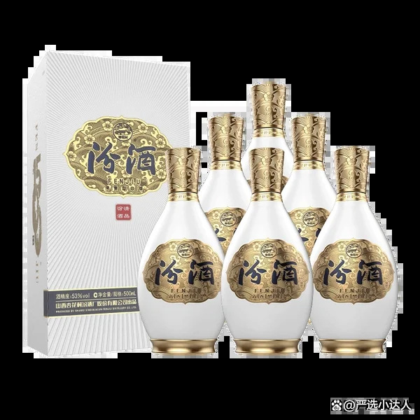 资深酿酒师推荐的几款经典清香型白酒静物摆拍，包括汾酒青花20、宝丰国色清香、黄鹤楼H6等，展示其优雅瓶身与清澈酒体。_1