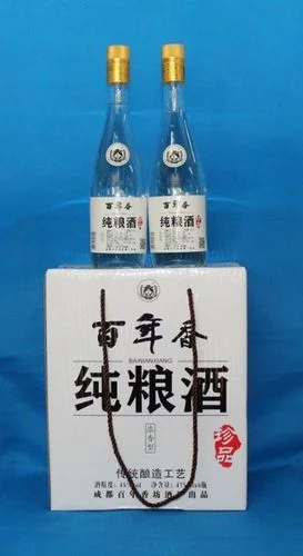 传统酿酒原料对比：左侧金色玉米与右侧红色高粱_1