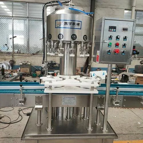 现代化白酒灌装车间内部，展示自动化灌装生产线运作实景_1