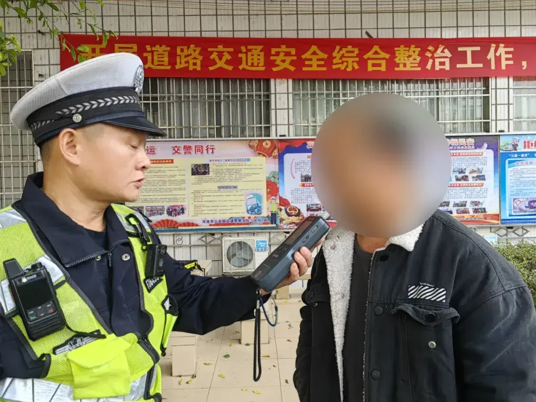 酒驾警示：空驾驶座与禁止酒驾警示牌对比拘留所铁窗剪影，提醒酒驾严重后果_1