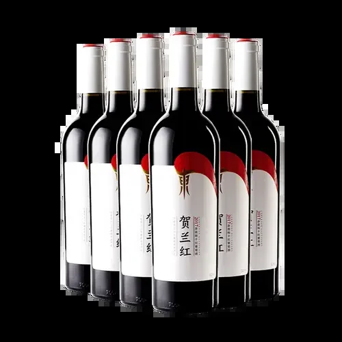 酿酒师正在手工挑选和准备用于酿造甜白葡萄酒的优质白葡萄_1