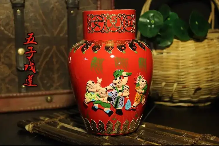 女儿红酒酿造原料展示：糯米、麦曲、酒药与绍兴酒坛_1